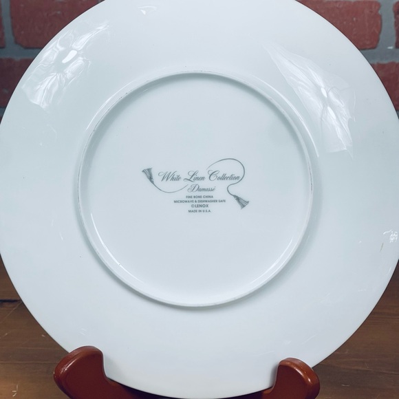 7 Lenox White Linen Collection Fully Embossed Damasse Elegant Dinner Plates 9.5”